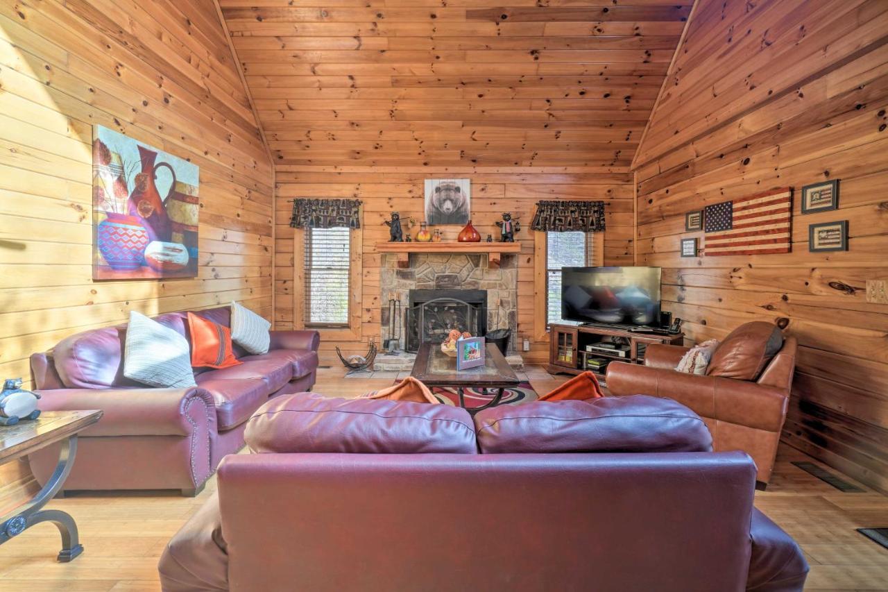 Inviting Sevierville Cabin With Deck And Hot Tub! Exterior foto