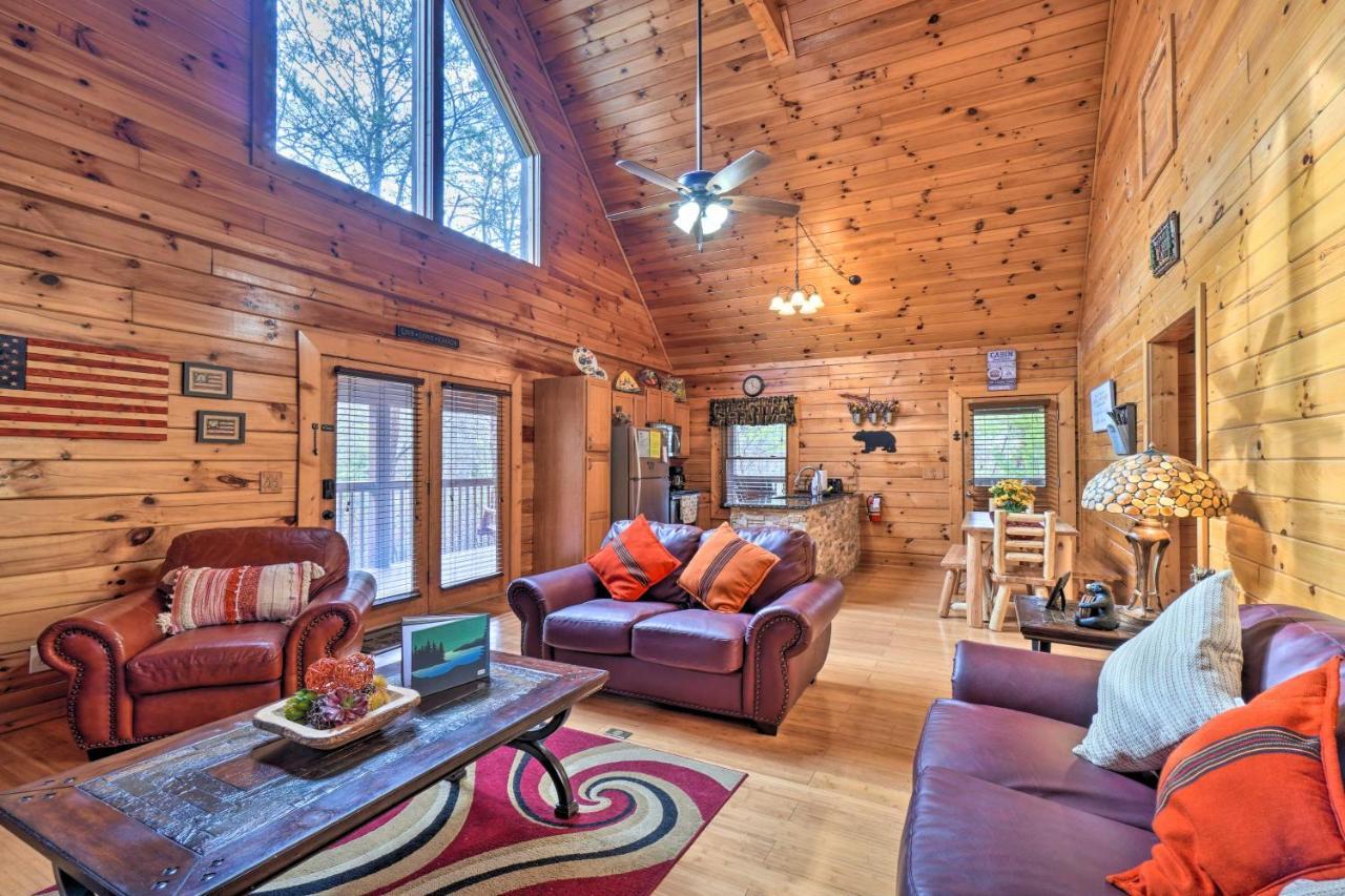 Inviting Sevierville Cabin With Deck And Hot Tub! Exterior foto