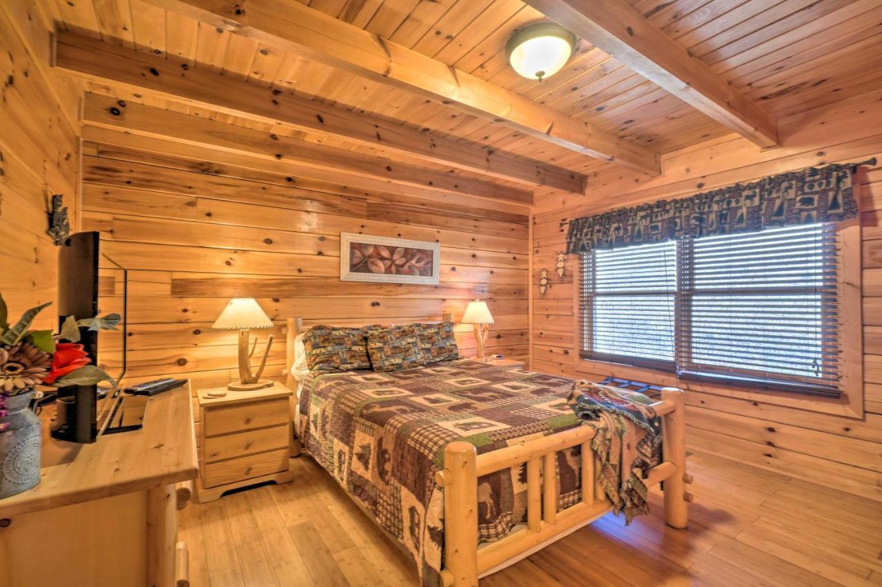 Inviting Sevierville Cabin With Deck And Hot Tub! Exterior foto
