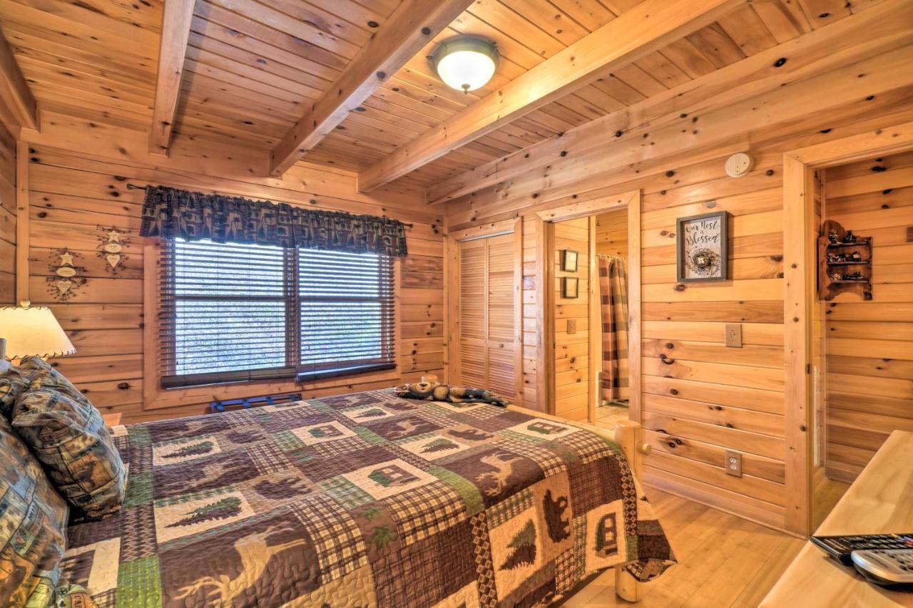 Inviting Sevierville Cabin With Deck And Hot Tub! Exterior foto